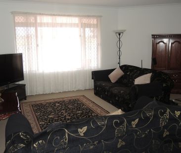 Refresh yourself in this tranquil partly furnished family villa! - Photo 4