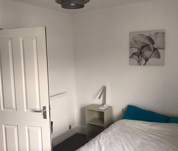 4 bedroom terraced house to rent - Photo 3