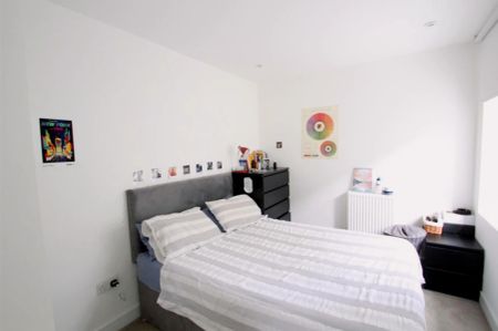 2 Bedroom 1 Bathroom - Photo 3