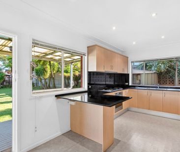 SPACIOUS FAMILY HOME - Photo 4