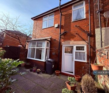 3 bedroom terraced house to rent - Photo 4