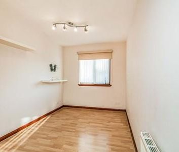 4 bedroom detached house to rent - Photo 5