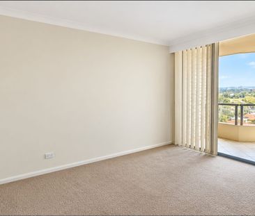 NEWINGTON TOWERS | ELEVATED ONE-BEDROOM WITH DISTRICT VIEWS - Photo 1
