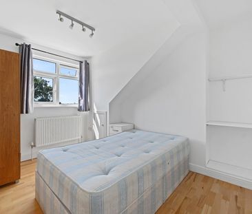 3 Bed Maisonette, Ormiston Grove, W12 - Photo 1