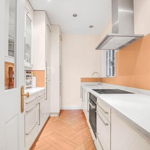 3 bedroom flat to rent - Photo 1