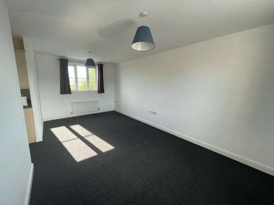2 bedroom Flat To Let - Photo 1