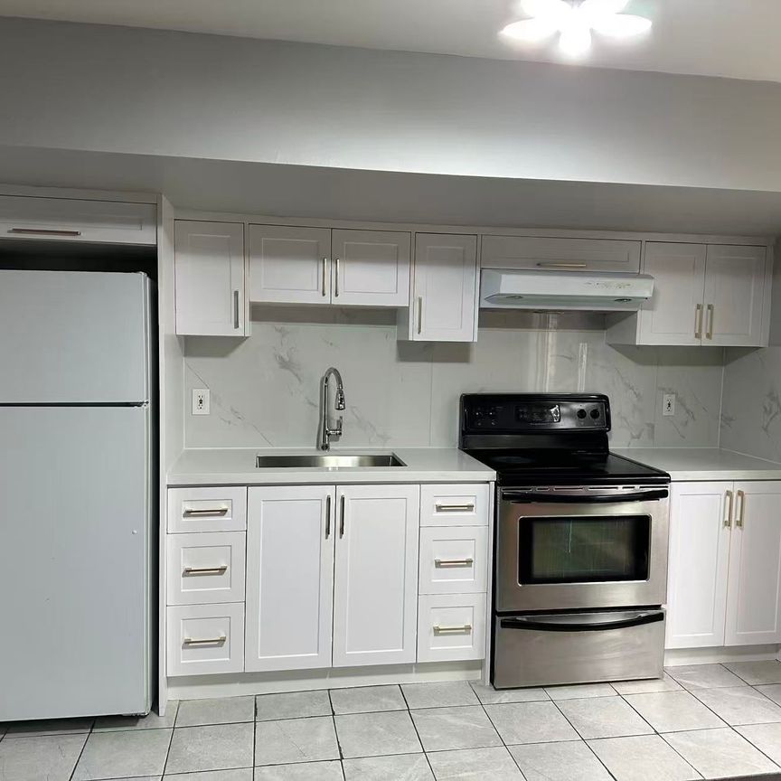 For Lease - 3304 Pinto Place Unit# Walkout Studio, Mississauga, Ontario - Photo 1