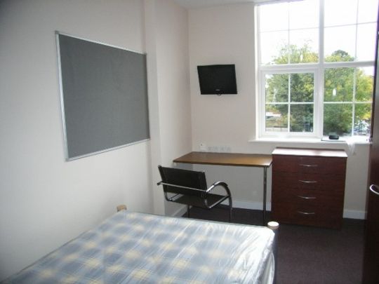 ALL BILLS INCLUDED - MODERN ROOM IN FLAT SHARE FOR STUDENTS - Photo 1