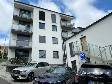 Pronájem nadstandardního vybaveného bytu 3+kk s balkónem a možností parkování přímo u domu - Photo 2