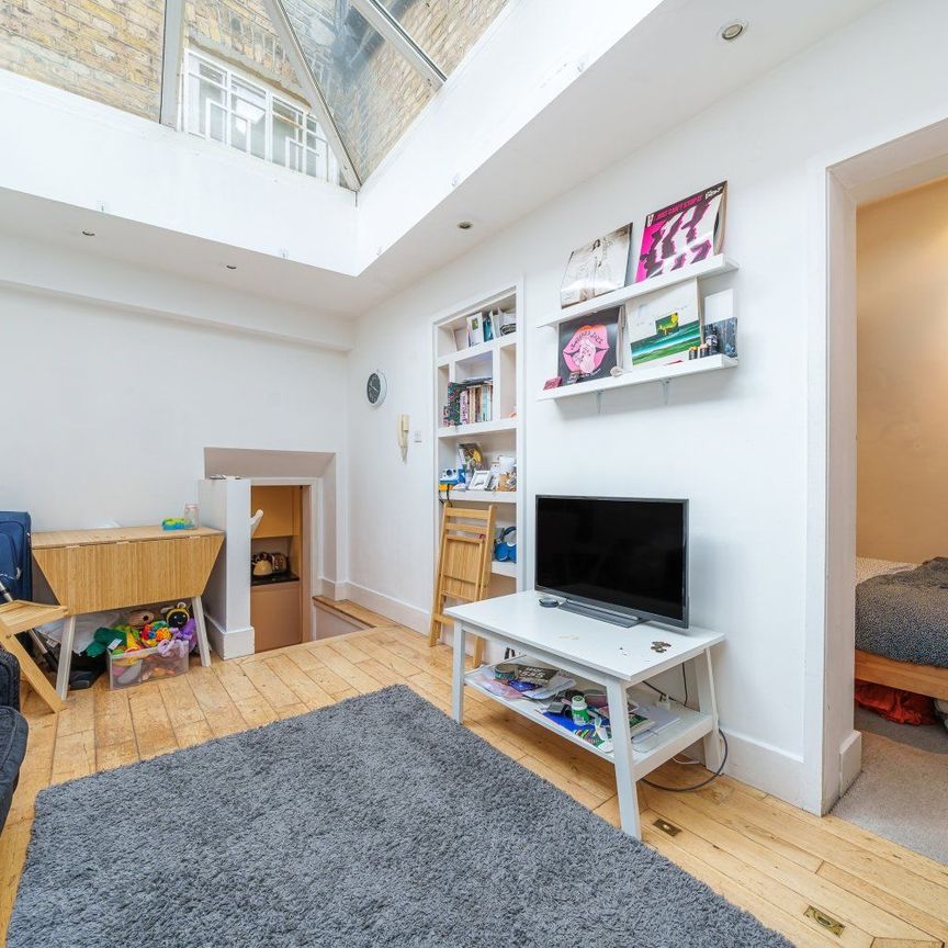 Kennington Road, London, SE11 - Photo 1