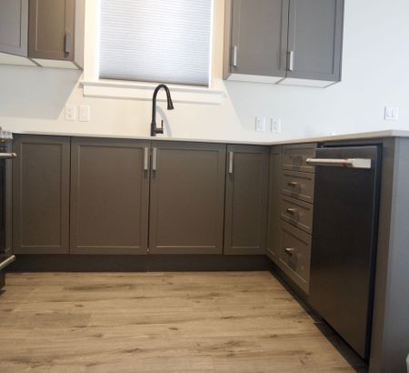 For Lease - 189 Dr Richard James Crescent, Loyalist, Ontario - Photo 4