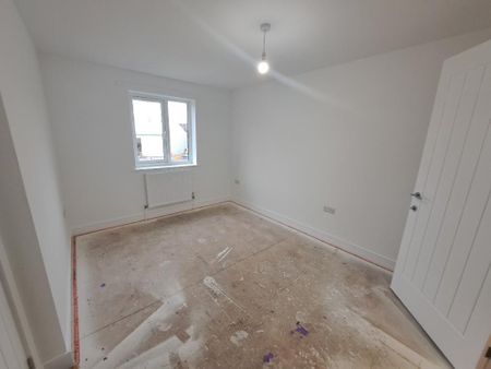 3 bedroom semi-detached house to rent - Photo 5