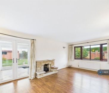 4 bedroom bungalow to rent - Photo 3