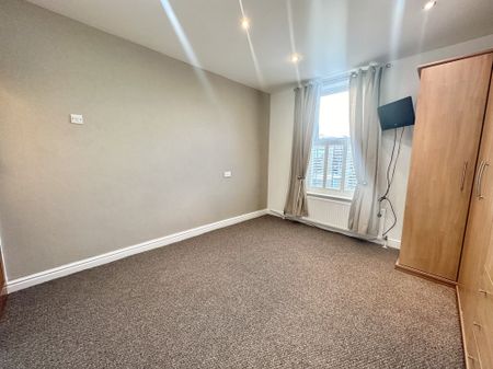 Warminster Road, Norton Lees, Sheffield, S8 - Photo 3