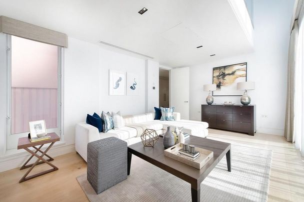 3 bedroom flat to rent - Photo 1