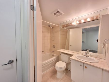 For Lease - 300 Bloor Street Unit# 912, Toronto, Ontario - Photo 2
