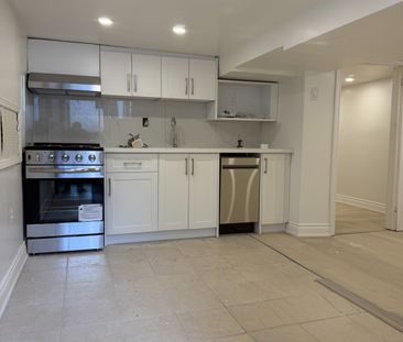 For Lease - 247 Belgravia Avenue Unit# Lower Unit, Toronto, Ontario - Photo 2