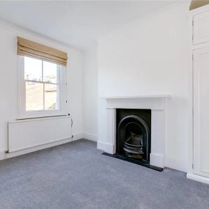 3 bedroom house in Parsons Green - Photo 2