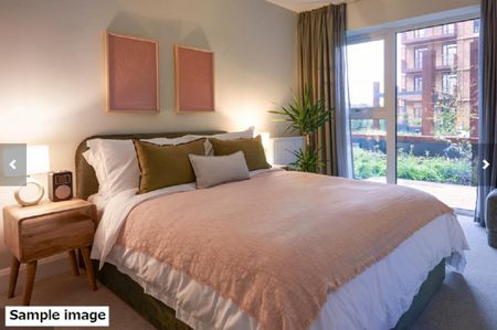 The Lark, Moat Street, Nine Elms, London SW11 - Photo 2