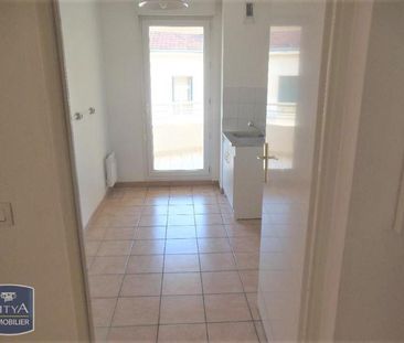 Location Appartement 4 pièces 85m² MARSEILLE 5ème - Photo 2