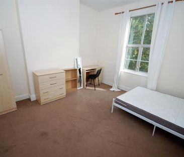 6 bedroom house to rent - Photo 1