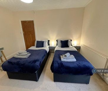 3 bedroom maisonette to rent - Photo 4