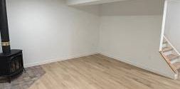 1 bedroom basement with separate entrance - Photo 2