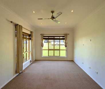 Family home with media room! - Photo 5