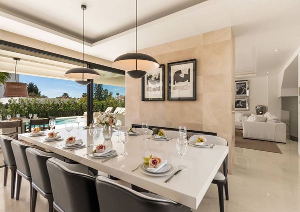 4 bedroom luxury Villa for rent in El Paraíso, Andalusia
