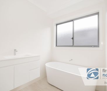 Stunning CBD Home - Photo 6