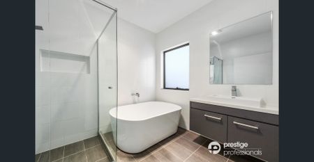 Large Impressive Single Level Home - Photo 5