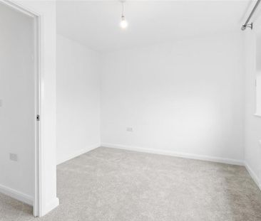 4 bedroom terraced house to rent - Photo 4