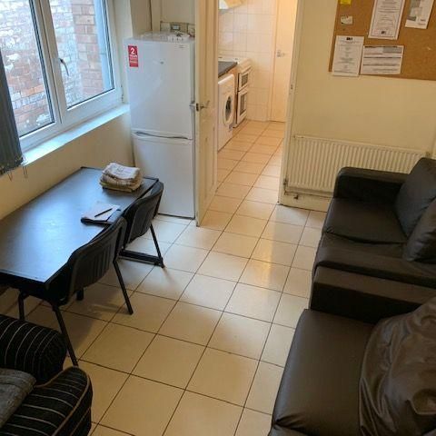 5 bedroom terraced house to rent - Photo 1