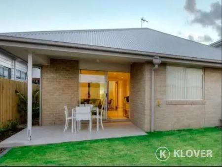 “Spacious Family Home in Boronia Heights 🌿🏡✨” - Photo 4