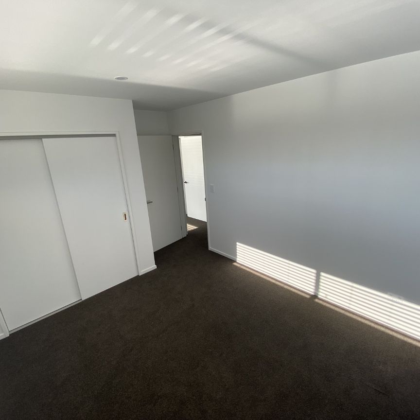 242 Edgeware Road, Edgeware - Photo 1