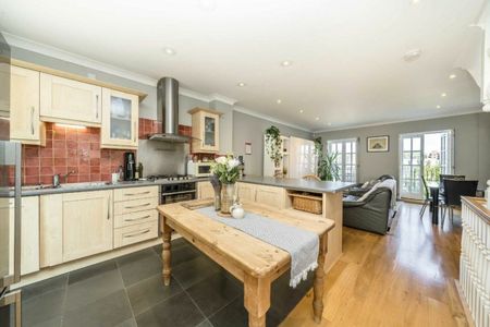 National Terrace, Canada Water, SE16 - Photo 4