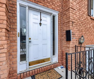 For Lease - 7 Eastwood Avenue, Oshawa, Ontario - Photo 2