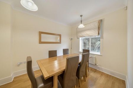 5 bedroom detached house to rent - Photo 2