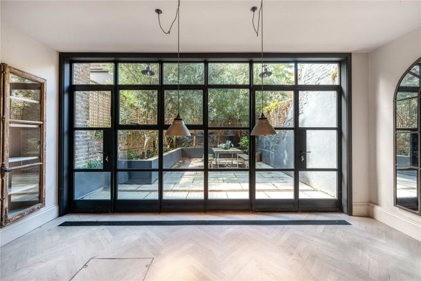 St Lukes Road, W11 - Photo 1