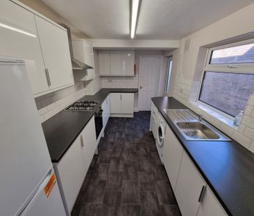 4 Bed Student Accommodation - Photo 1