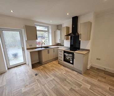 2 bed Terraced - To Let - Photo 3