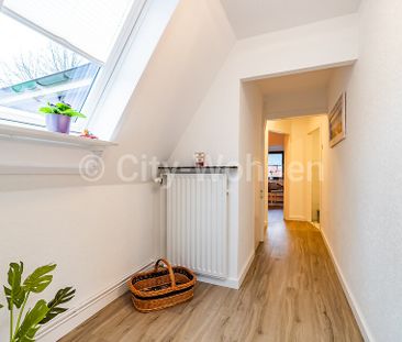 Möblierte Dachgeschosswohnung mit Süd-Balkon und Außenstellplatz in... - Photo 1