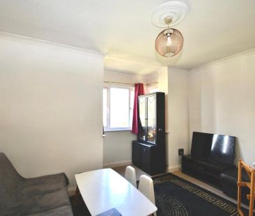 2 bedroom maisonette to rent - Photo 2