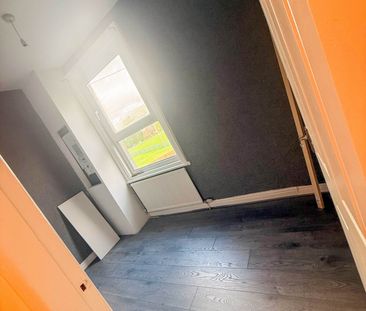 Woodhouse Lane - Photo 2