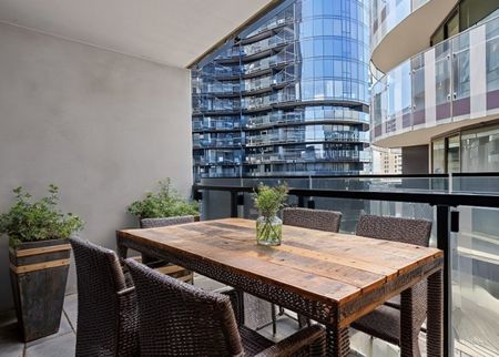 Affordable Luxury in South Yarra - Photo 2