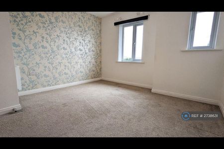 2 bedroom flat to rent - Photo 3