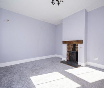 2 bedroom end of terrace house to rent - Photo 1