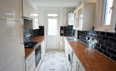 3 Bed Flat, South Norwood, SE25 - Photo 5