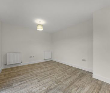 Heyes Gardens , Lathom - Photo 3