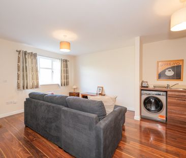 2 bedroom terraced house to rent - Photo 1